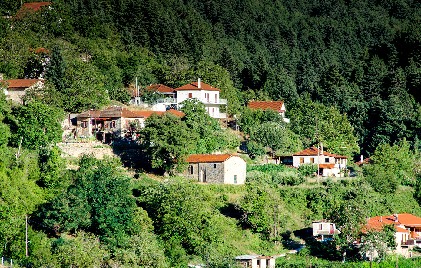 Ζαρούχλα: Το γραφικό ορεινό καταφύγιο της Αχαΐας