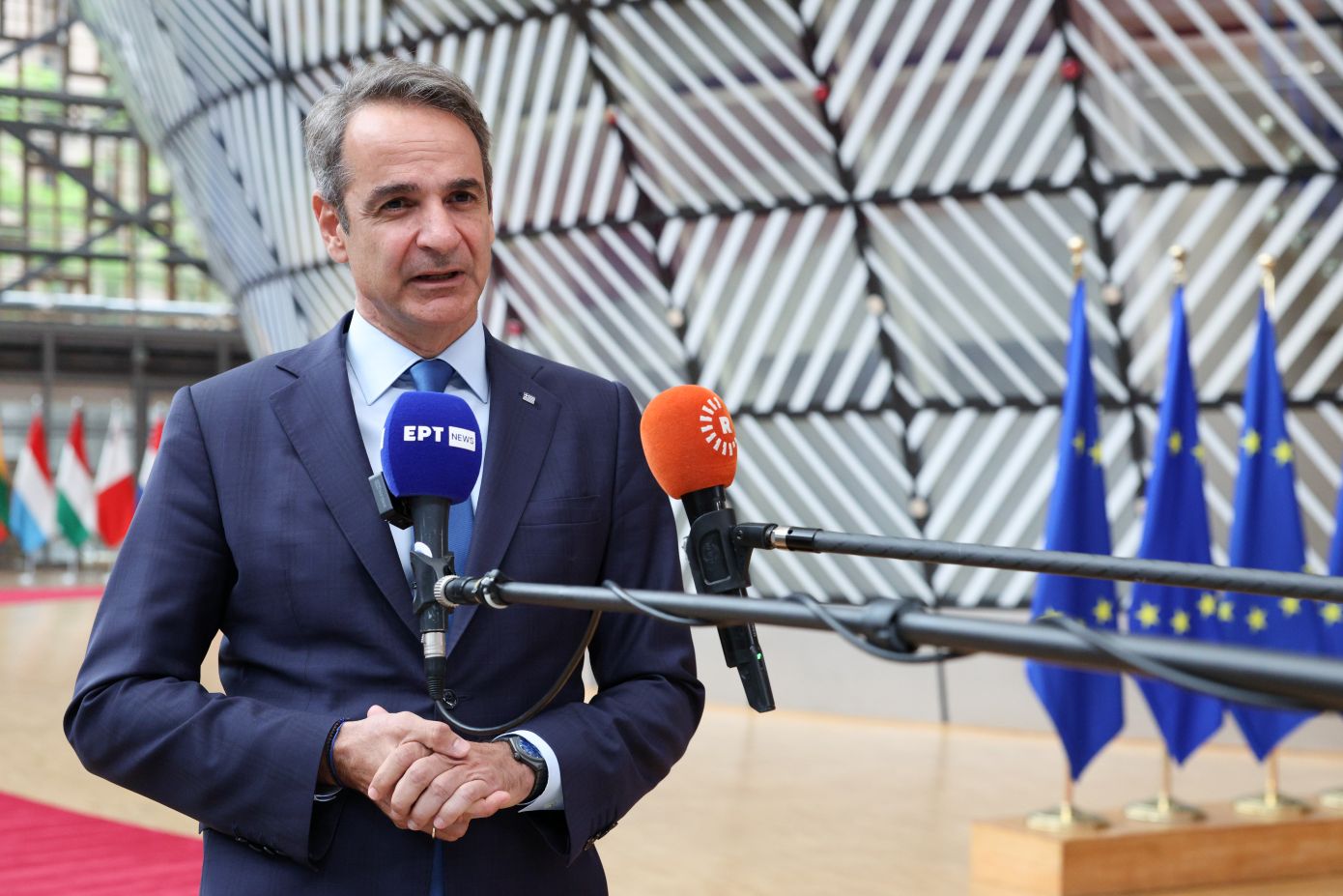 Οι διπλωματικές επιτυχίες της Ελλάδας για Λιβύη και ευρωπαϊκή άμυνα – Σκληρή γραμμή για το μεταναστευτικό