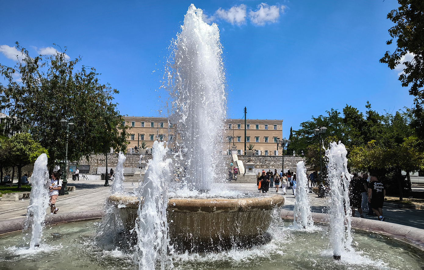 Καιρός: Παραμένουν υψηλές για την εποχή οι θερμοκρασίες – Ηλιοφάνεια σε όλη τη χώρα