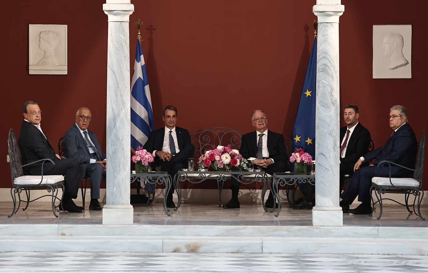 «Ψυχρό» το κλίμα στο Προεδρικό Μέγαρο – Μητσοτάκης: Δύσκολο να συναντιόμαστε με συνομιλητές που μας κατηγορούν χυδαία