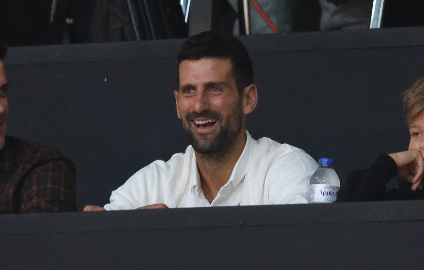 Ολυμπιακός – Μονακό: Χειροκροτήθηκε ο Τζόκοβιτς που τραγούδησε «ερυθρόλευκα» συνθήματα