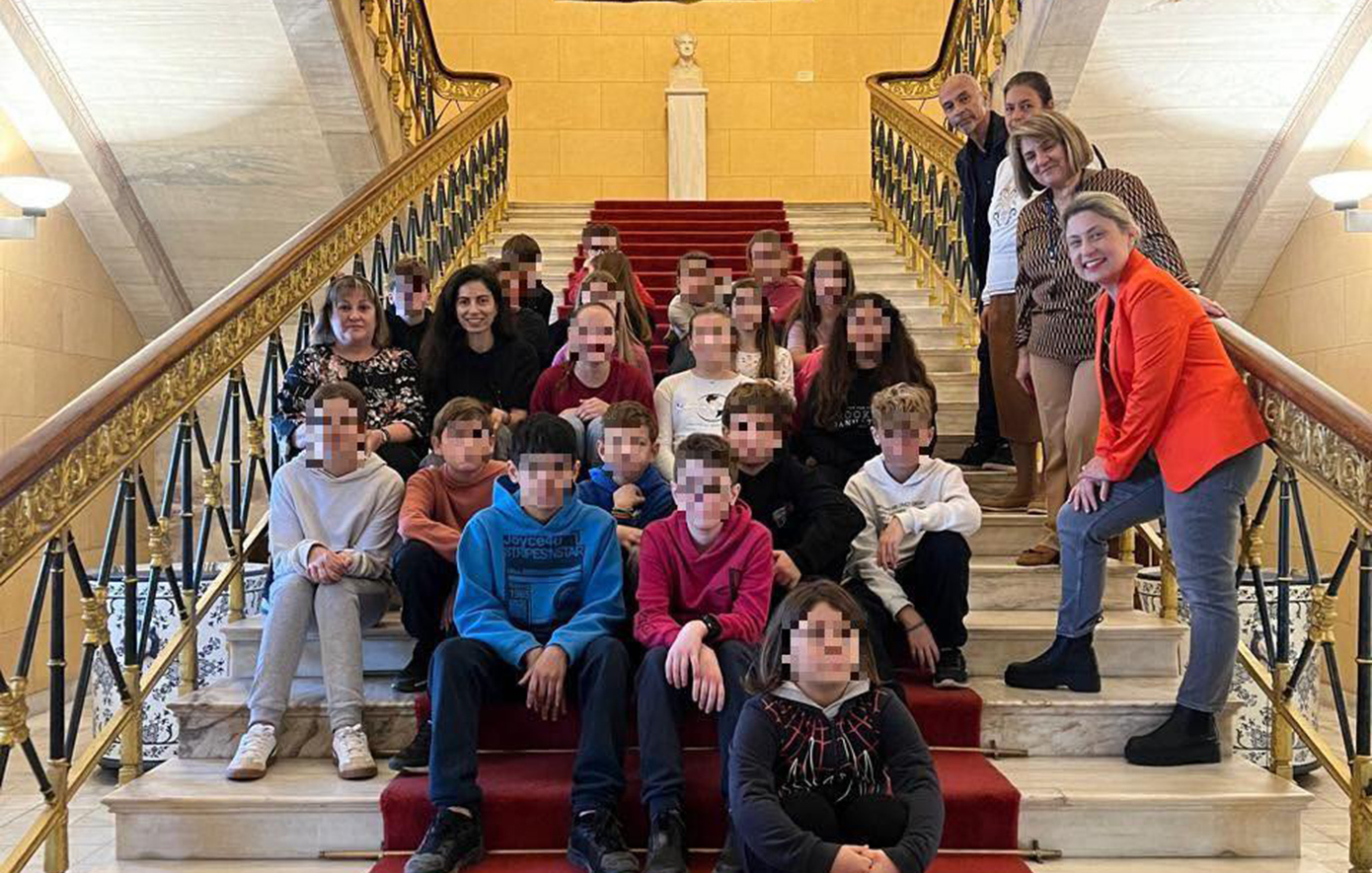 Χριστίνα Αλεξοπούλου: Φιλοξένησα στη Βουλή τάξεις του δημοτικού σχολείου Καμαρών, στο οποίο φοίτησε η οικογένειά μου