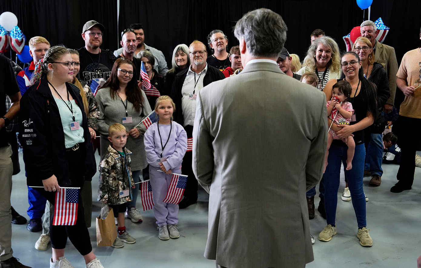 ΗΠΑ: Μόνο 7.500 πρόσφυγες θα δεχτεί η ΗΠΑ το 2026 – Oι 30 απ αυτούς είναι λευκοί Αφρικάνερ