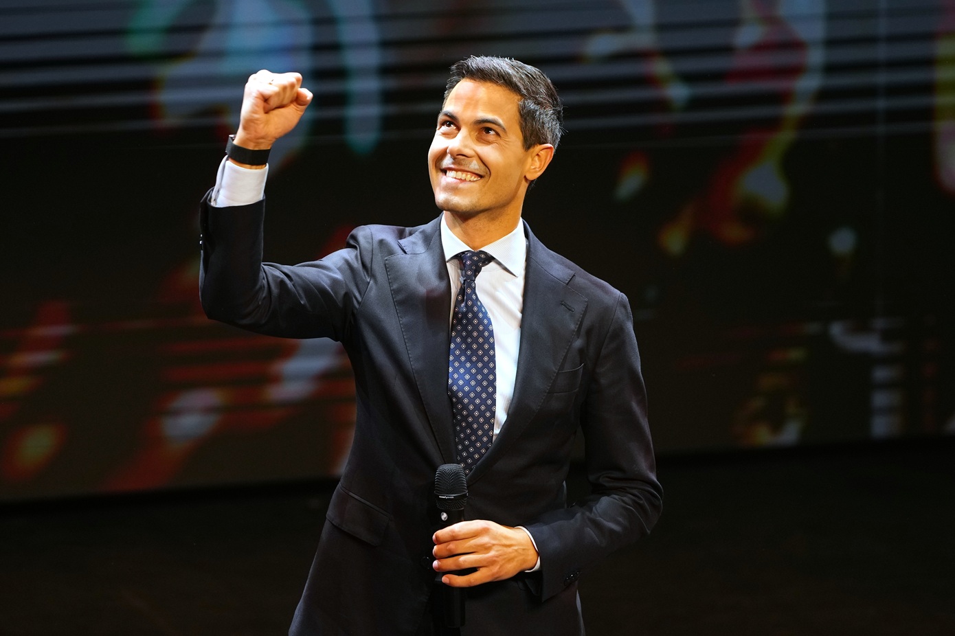 Ο 38χρονος Ρομπ Γέτεν γράφει ιστορία ως ο πρώτος ανοιχτά ομοφυλόφιλος πρωθυπουργός της Ολλανδίας