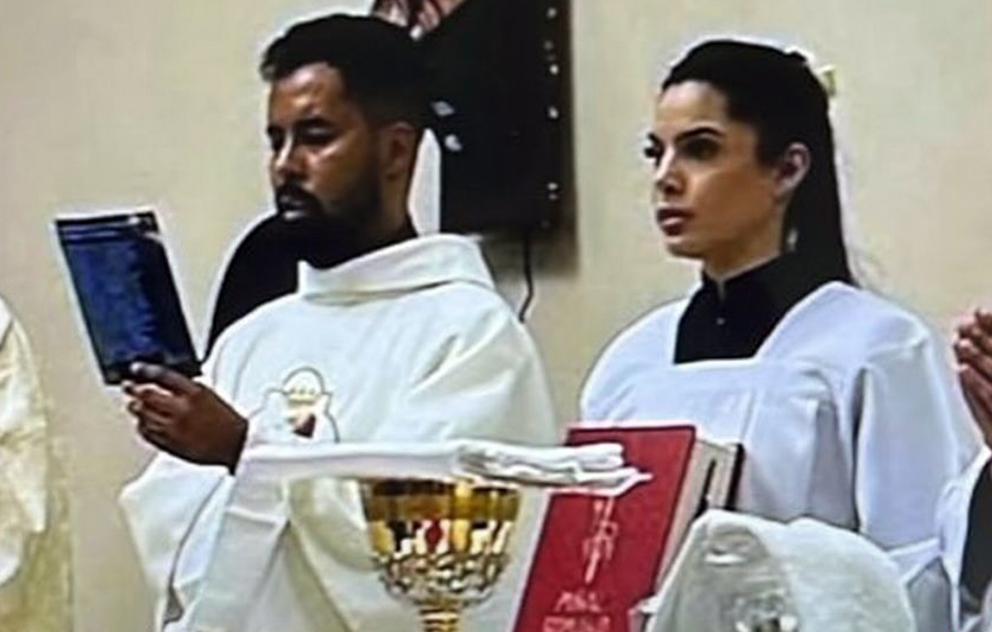 Ιερέας πιάστηκε επ’ αυτοφώρω με τη μνηστή πιστού κρυμμένη στο μπάνιο – Το βίντεο που σόκαρε τη Βραζιλία