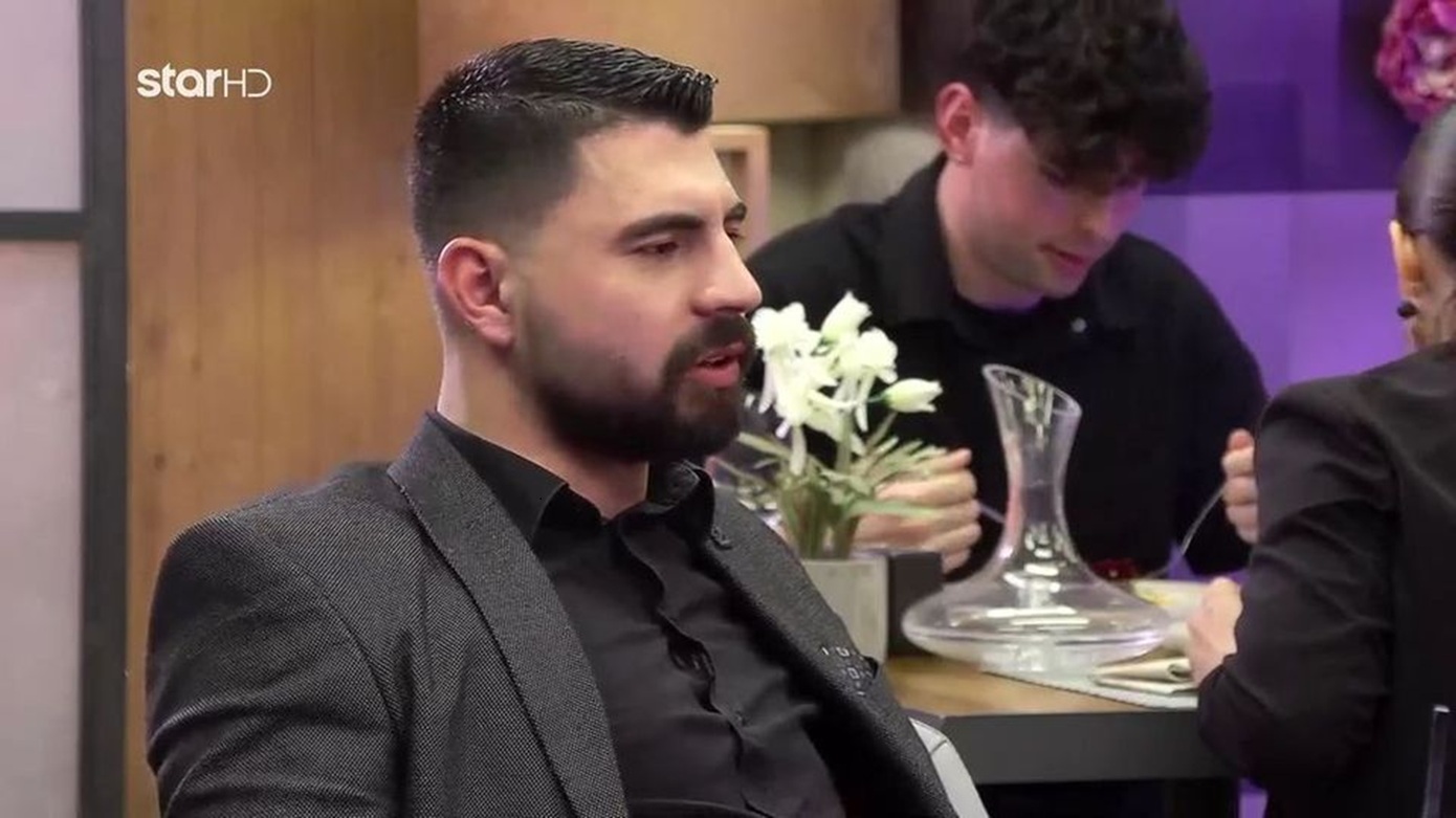 Αμήχανο ραντεβού στο First Dates: «Στα πρώτα δύο λεπτά μου λέει είμαι ανεξάρτητη, τι να σου πω εγώ τώρα, με μπλοκάκι;»