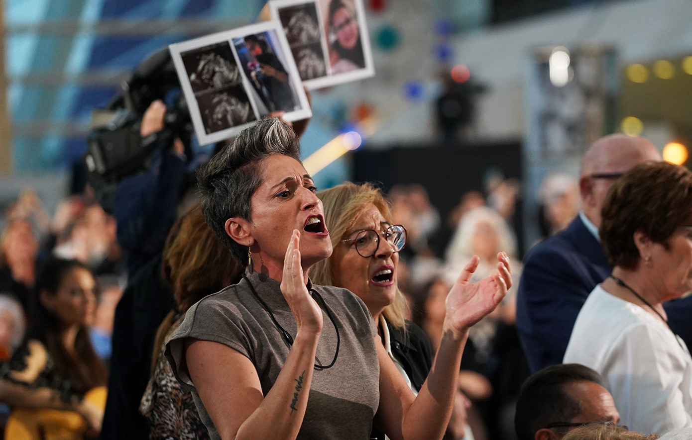 Ισπανία: Διαδήλωση στη Βαλένθια, έναν χρόνο μετά τις φονικές πλημμύρες – Φώναξαν «δολοφόνο»  τον πρόεδρο της περιφέρειας