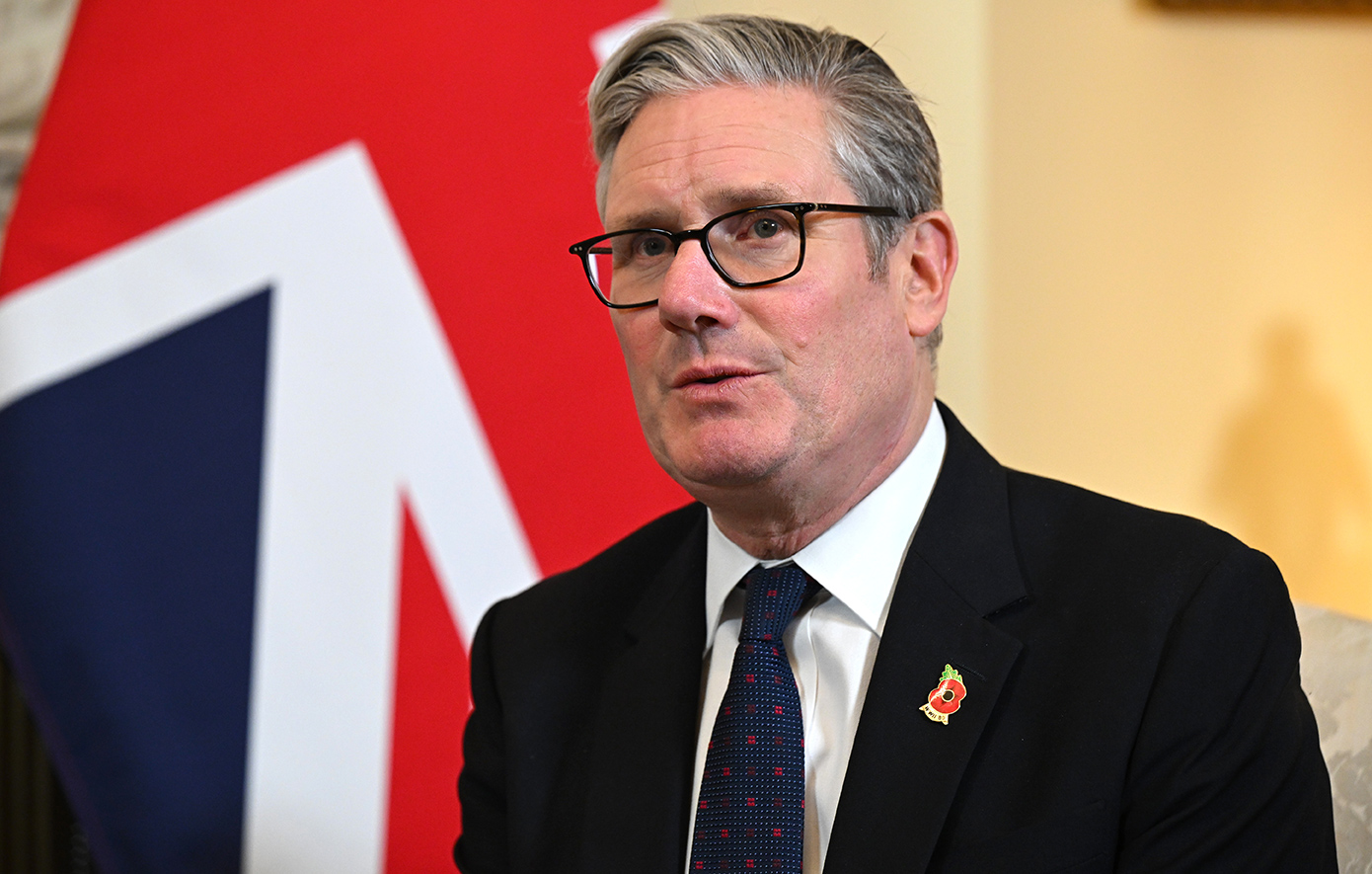 Μεγάλη αμηχανία για τον πρωθυπουργό Στάρμερ μετά από «λάθος» της υπουργού Οικονομικών του