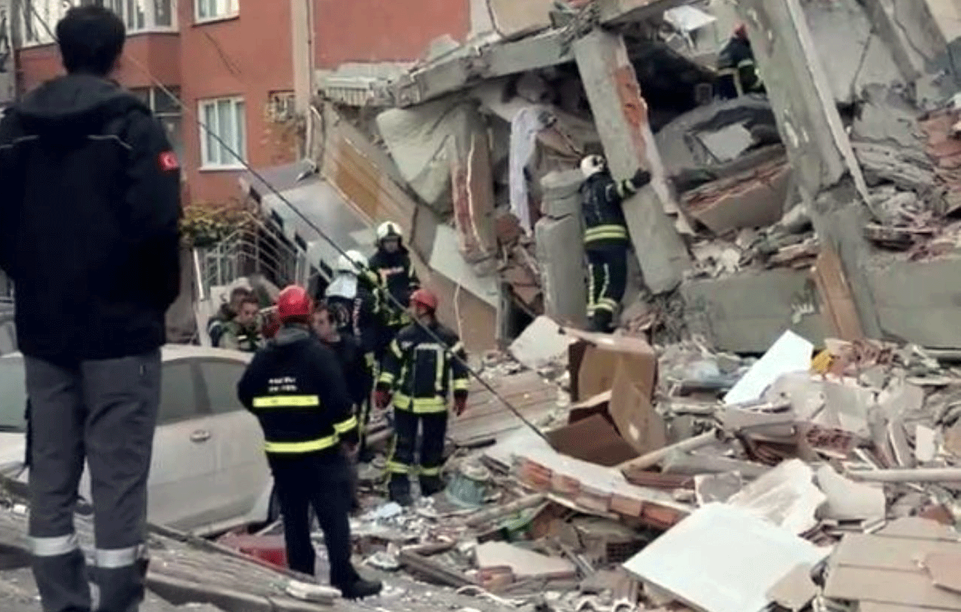 Κατέρρευσε πολυκατοικία στην Τουρκία – Φόβοι για εγκλωβισμένους