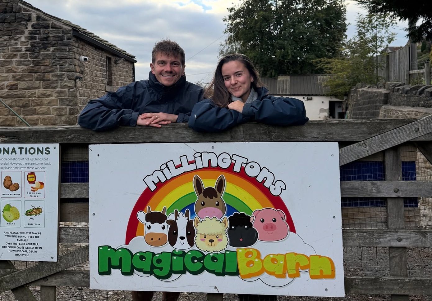 Ζευγάρι παντρεύτηκε σε καταφύγιο ζώων – Το παρανυφάκι ήταν πρόβατο με αναπηρία