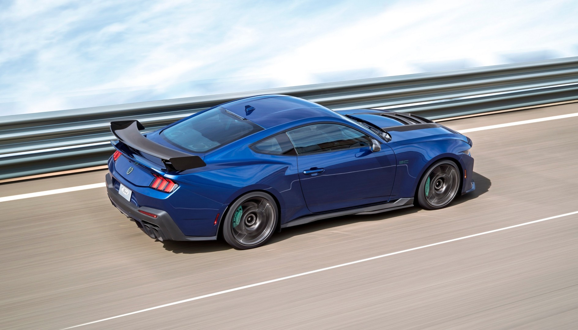 Η νέα Ford Mustang Dark Horse SC είναι γεννημένη για την πίστα Η νέα Ford Mustang Dark Horse SC είναι γεννημένη για την πίστα