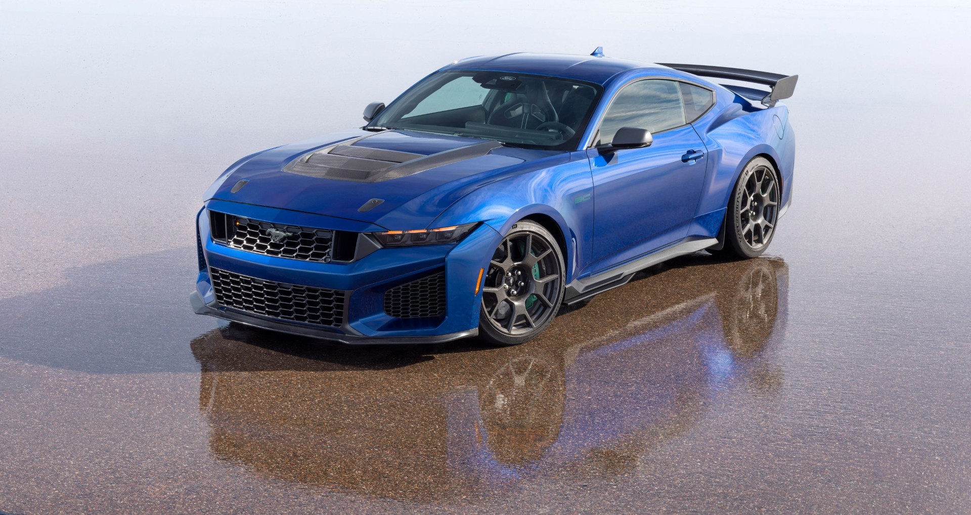 Η νέα Ford Mustang Dark Horse SC είναι γεννημένη για την πίστα Η νέα Ford Mustang Dark Horse SC είναι γεννημένη για την πίστα