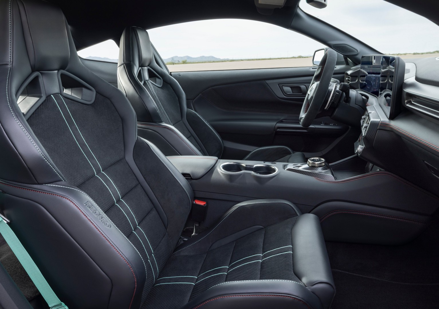 Η νέα Ford Mustang Dark Horse SC είναι γεννημένη για την πίστα Η νέα Ford Mustang Dark Horse SC είναι γεννημένη για την πίστα