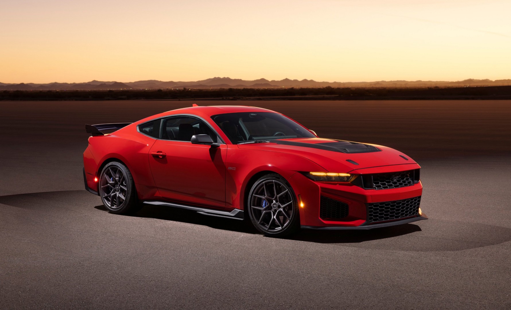 Η νέα Ford Mustang Dark Horse SC είναι γεννημένη για την πίστα Η νέα Ford Mustang Dark Horse SC είναι γεννημένη για την πίστα