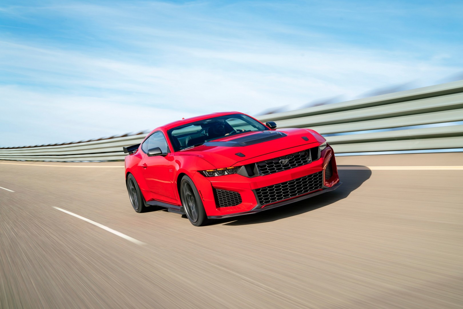 Η νέα Ford Mustang Dark Horse SC είναι γεννημένη για την πίστα Η νέα Ford Mustang Dark Horse SC είναι γεννημένη για την πίστα