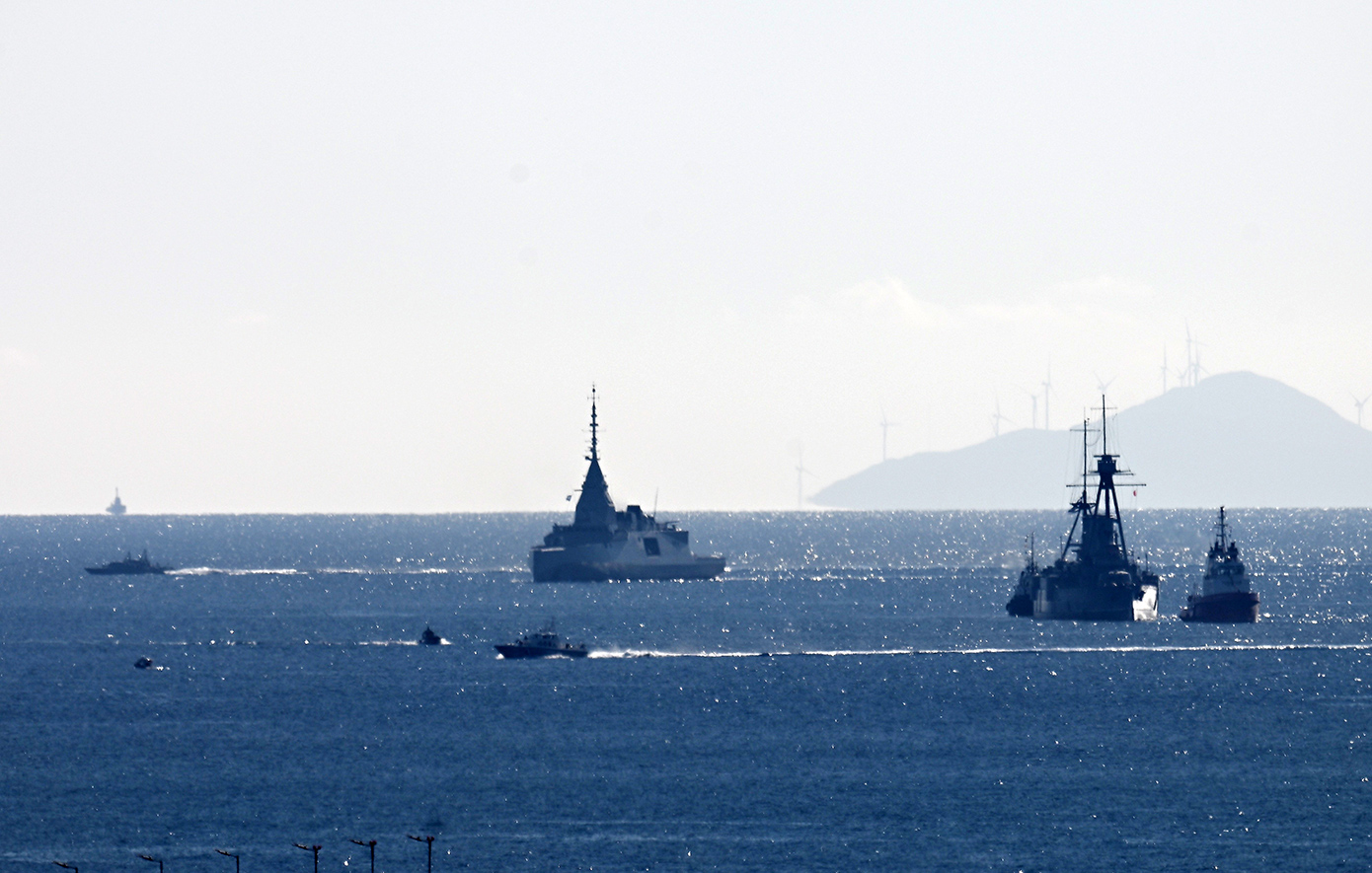 Σε ελληνικά νερά η φρεγάτα «Kίμων» Σε ελληνικά νερά η φρεγάτα «Kίμων»