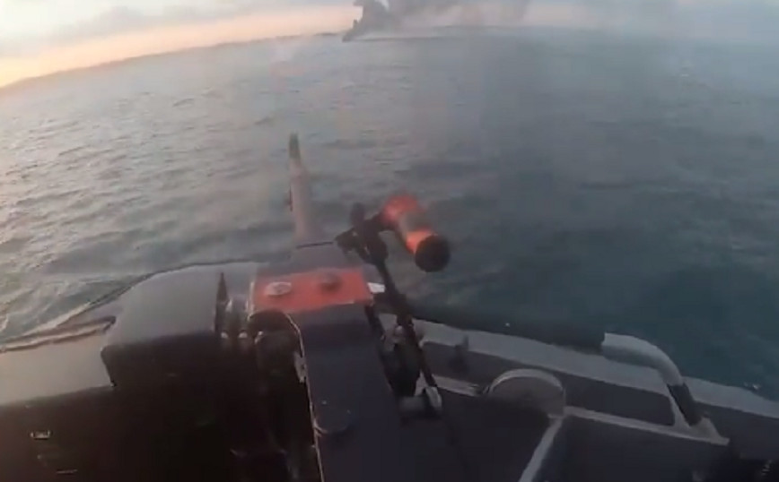 The moment when the Israeli navy intercepts a Hamas attack from the sea ...