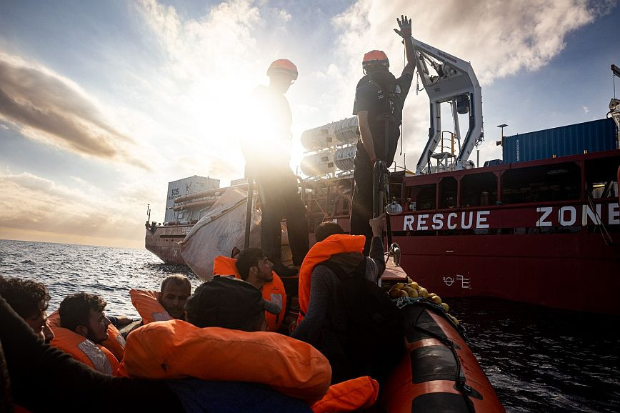 Το Ocean Viking διέσωσε 244 μετανάστες στα ανοιχτά της Λιβύης - Newsbeast