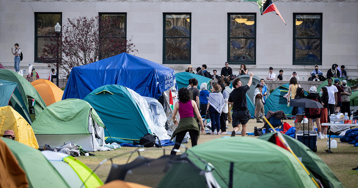 Los Angeles police break up pro-Palestinian encampment at University of ...