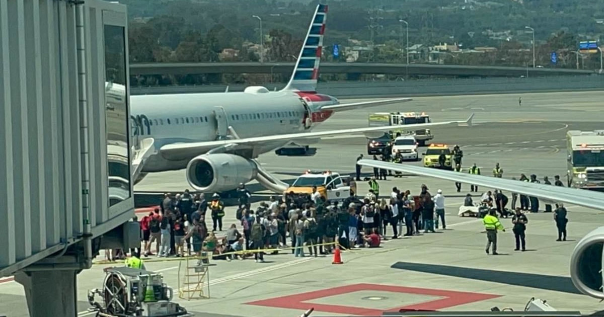 Panic on flight in San Francisco - Cabin filled with smoke and ...