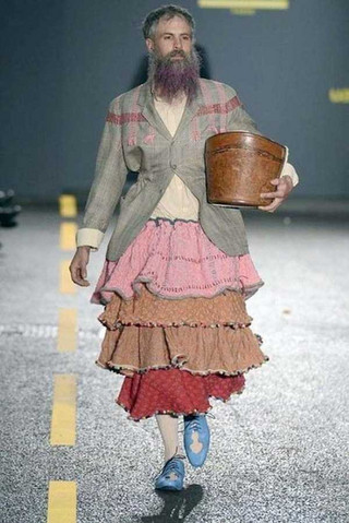 weird-bizarre-eccentric-fashion-22