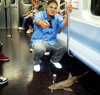the_most_outlandish_things_you_will_ever_see_on_the_nyc_subway_640_06