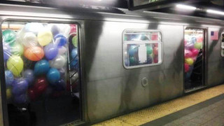 the_most_outlandish_things_you_will_ever_see_on_the_nyc_subway_640_21