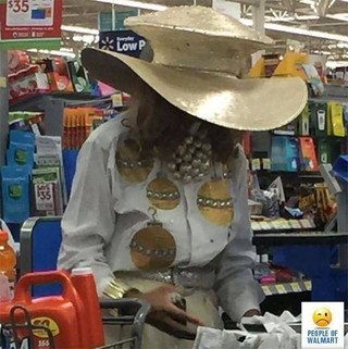 kooky_people_you_can_see_at_walmart_640_38