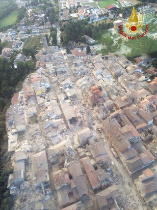 2016-08-24T060252Z_5371081_S1BETXFQGYAA_RTRMADP_3_ITALY-QUAKE