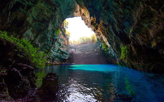 melissani4