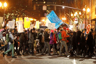 2017-01-21T053722Z_1797235451_RC128AC81150_RTRMADP_3_USA-TRUMP-INAUGURATION-PROTESTS