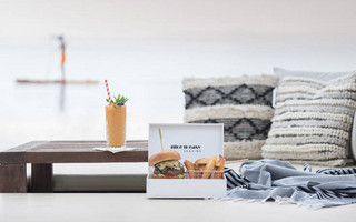 nice_n_easy_Burger-served-in-bento-box