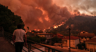 Φωτιά στην Εύβοια: Φουντώνει το μέτωπο από Γαλατσώνα προς Αβγαριά, αγωνία για τις Καματριάδες &#8211; Εκκλήσεις για εναέρια μέσα