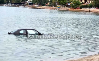 Έπεσε αυτοκίνητο στη θάλασσα στο Θεολόγο Φθιώτιδας