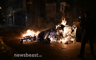 Φωτιά σε κάδους στην οδό Μπενάκη