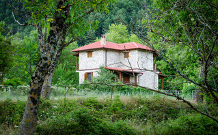 Πέτρινο σπίτι στη Ζαρούχλα