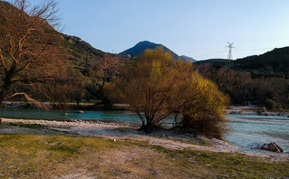 Άποψη του χωριού Γλυκή στον Αχέροντα ποταμό