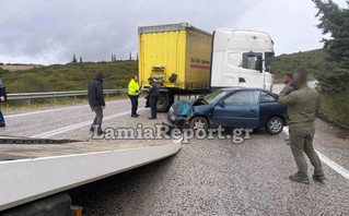 Λαμία: Σοβαρό τροχαίο με τρεις τραυματίες