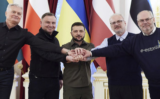 Lithuania's President Gitanas Nauseda, Polish President Andrzej Duda, Ukrainian President Volodymyr Zelenskyy, Latvian President Egils Levits and Estonia's President Alar Karis pose for a picture during their meeting in Kyiv, Ukraine, Wednesday, April 13, 2022