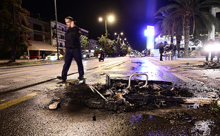 Επεισόδια με Ρομά σε Μεσογείων και Ασπρόπυργο για τον θάνατο του 17χρονου από πυρά αστυνομικού στη Βοιωτία