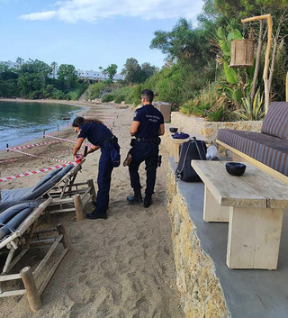 Σφραγίστηκε το beach bar στη Ρόδο με τις μεταλλικές εξέδρες μέσα στη θάλασσα