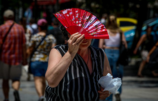 Καύσωνας στη χώρα