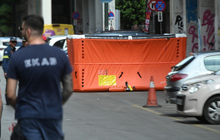 Μπήκε η ΕΚΑΜ στην πολυκατοικία στην Αχαρνών