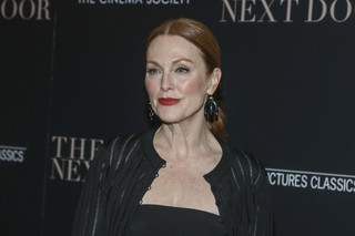 Η ηθοποιός Julianne Moore παρευρίσκεται σε μια ειδική προβολή του "The Room Next Door" που διοργανώνεται από τη Sony Pictures Classics και το The Cinema Society στο ξενοδοχείο Crosby Street την Πέμπτη, 12 Δεκεμβρίου 2024, στη Νέα Υόρκη