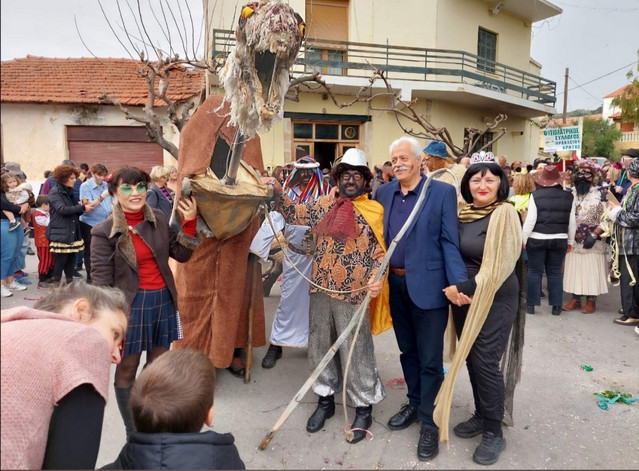 Το έθιμο της καμήλας στην Κάινα Χανίων: Μια διονυσιακή παράδοση που αντέχει στον χρόνο